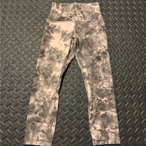 Lululemon Athletica Gray/Pink Tie-Dye Leggings